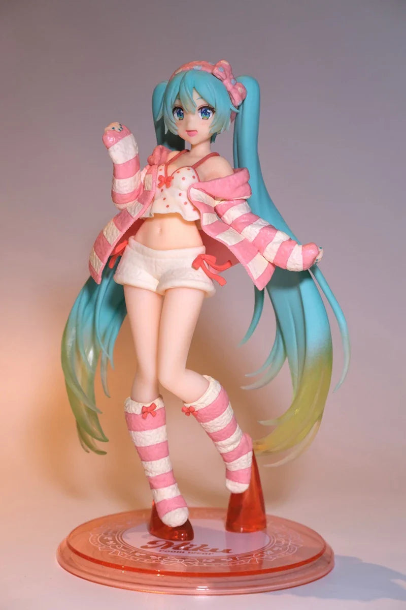 Hatsune Miku Figurine Tenue Maison 20cm