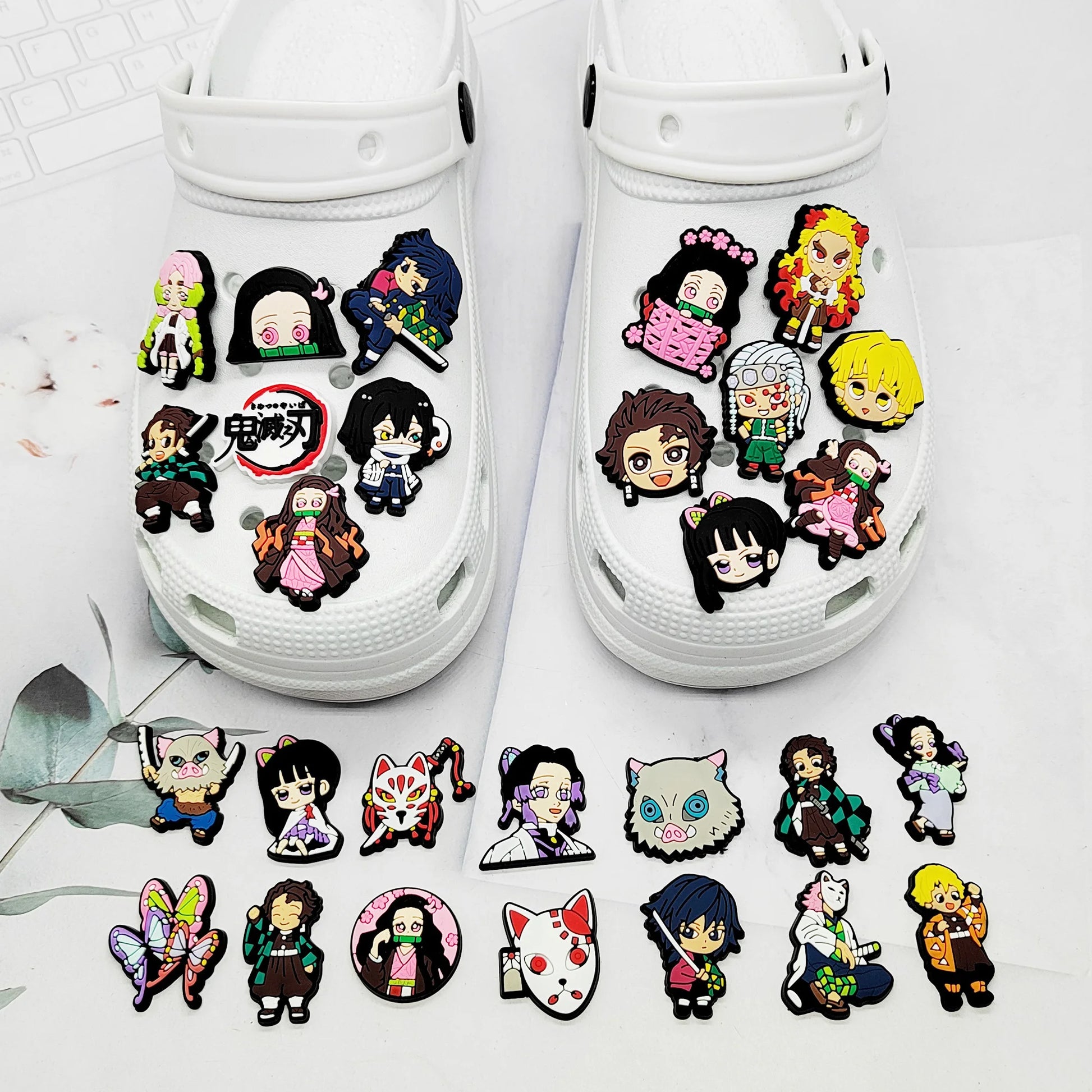 Demon Slayer Lot de 25 charms chaussures pour Crocs